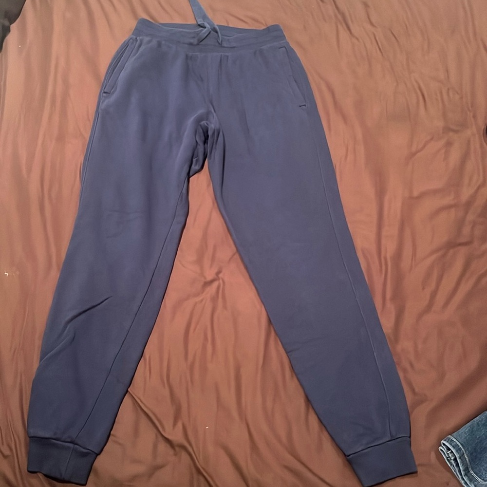 Men’s medium Under Armour Joggers